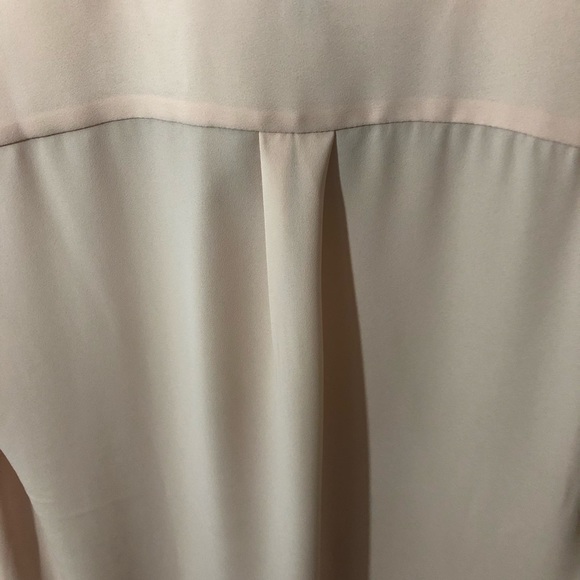 Banana Republic pale pink blouse. Size Petite Med. - Picture 6 of 8